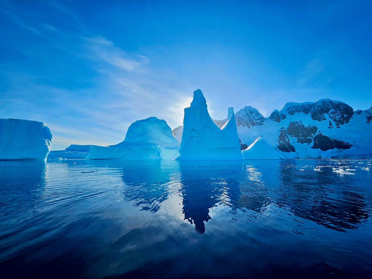 Antarctica cruise iceberg