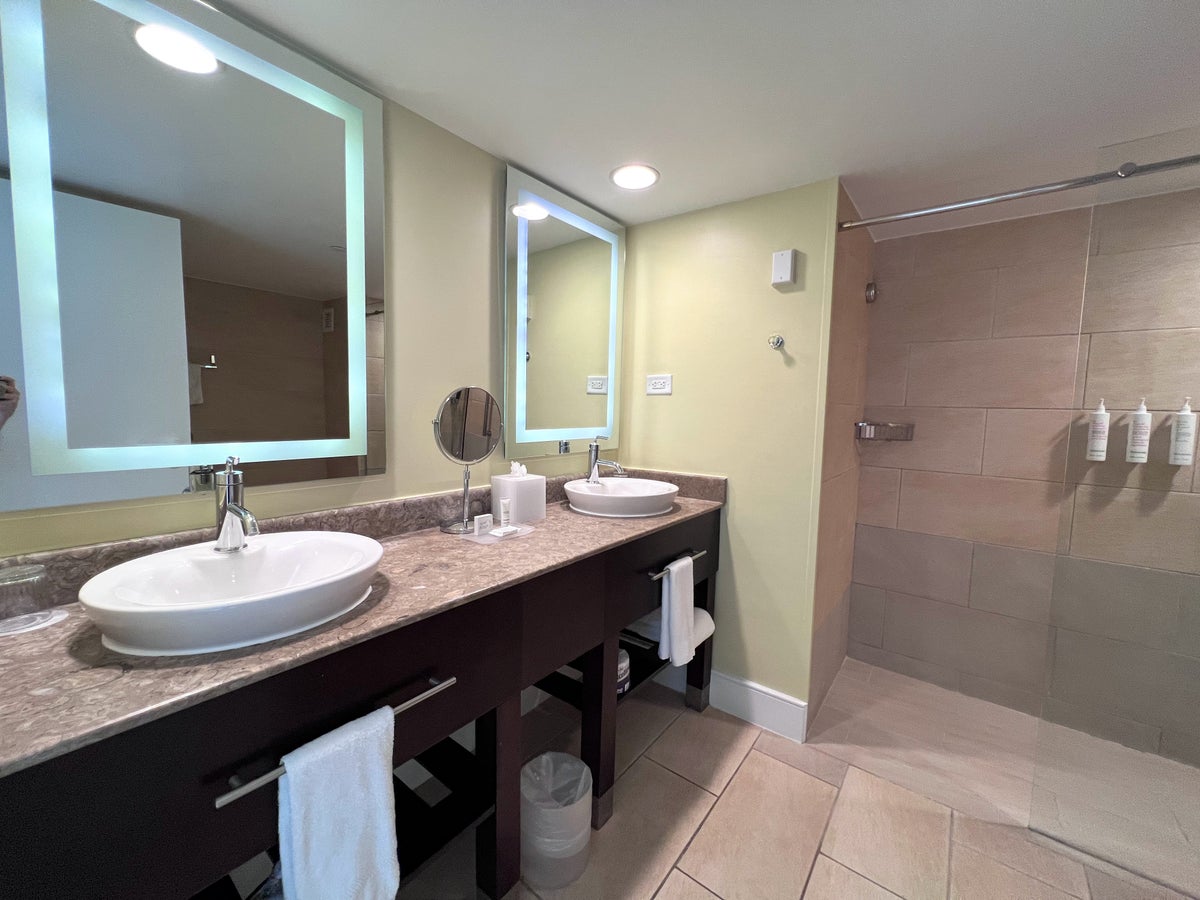 Aruba Marriott Resort guestroom bathroom sinks