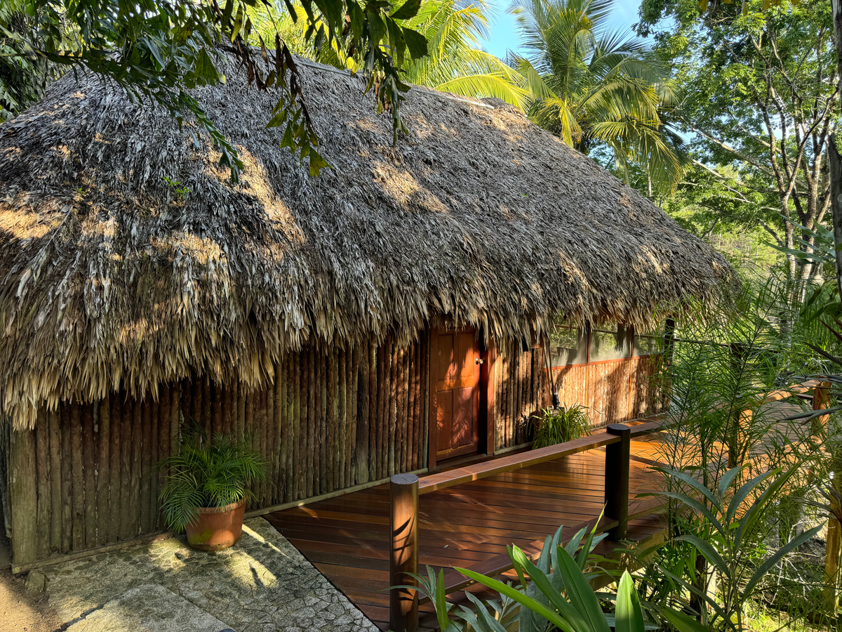 Blancaneaux Lodge Belize Mr Mrs Smith cabana side view