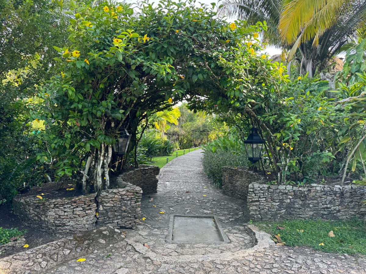 Blancaneaux Lodge Belize Mr Mrs Smith entrance