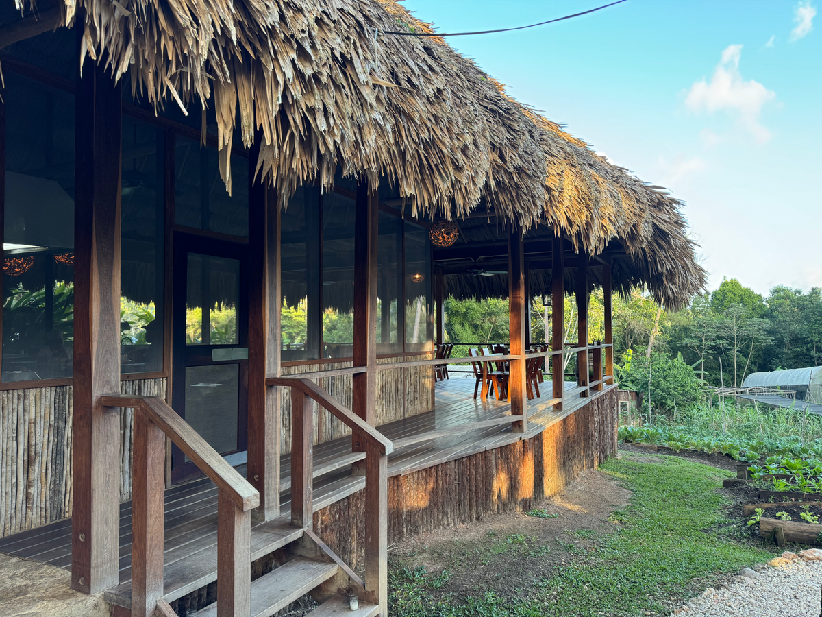 Blancaneaux Lodge Belize Mr Mrs Smith garden Spot side view