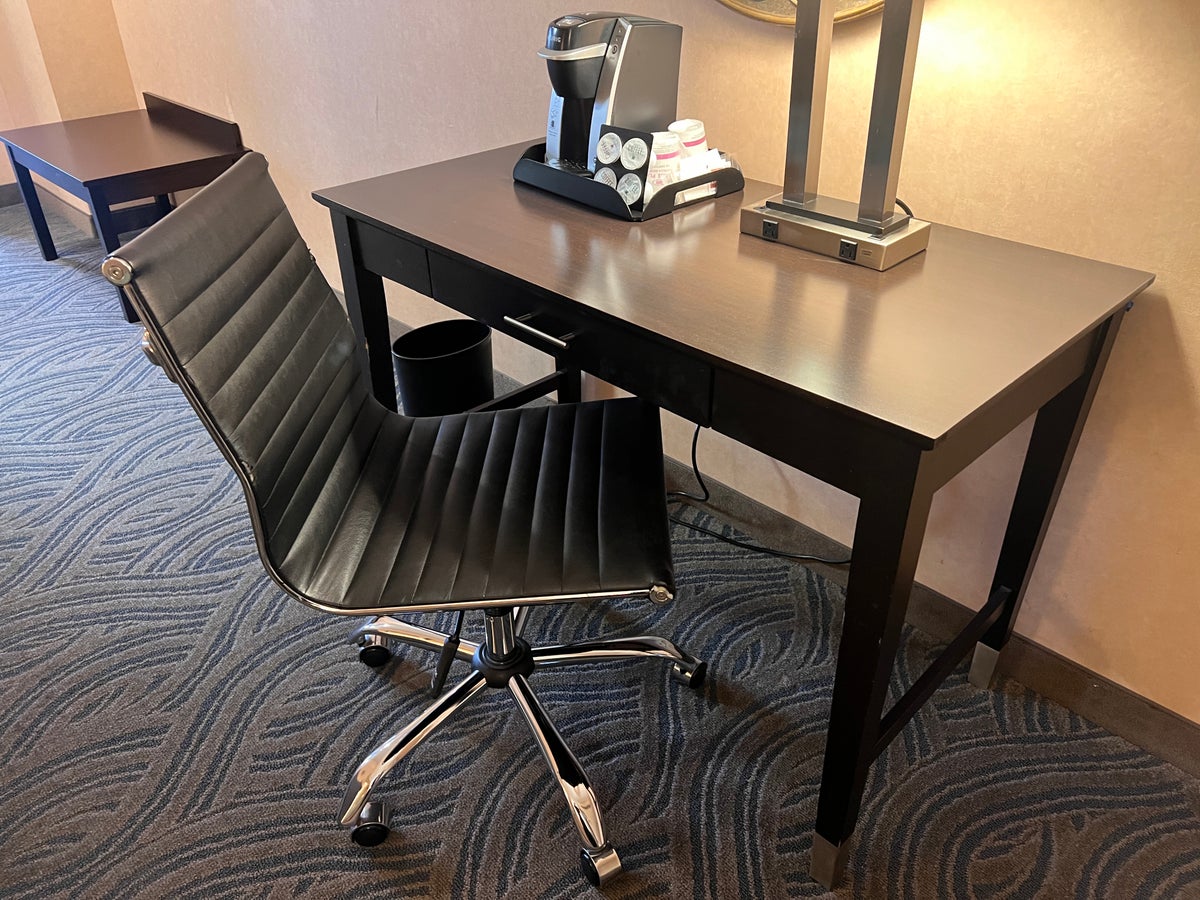 Crowne Plaza Suites MSP Airport Mall of America room workstation and office chair