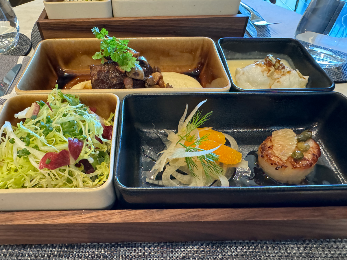 Delta One Lounge LAX Dining Room bento box Paris