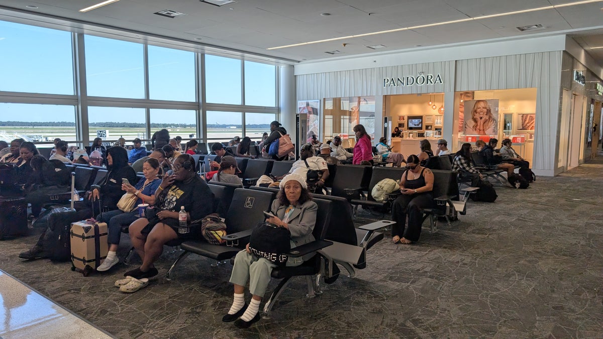 Frontier IAH to ONT Terminal D gate seating