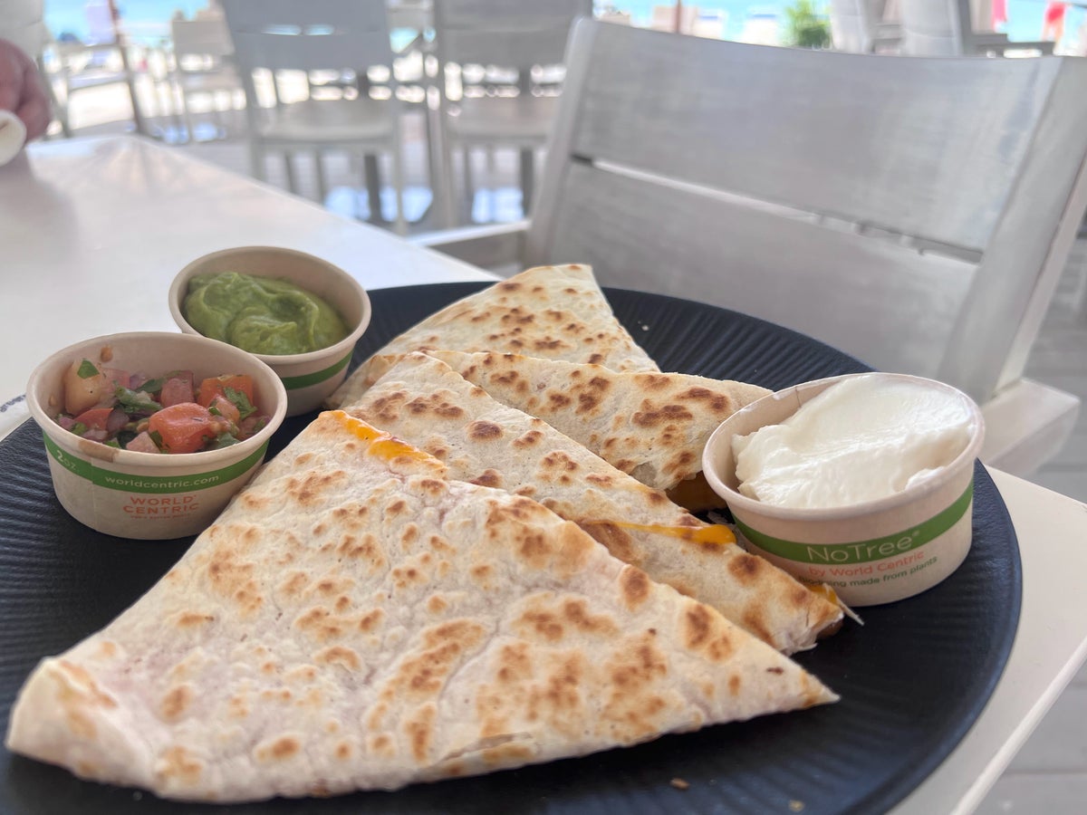 Lunch at Waves restaurant at Aruba Marriott Resort