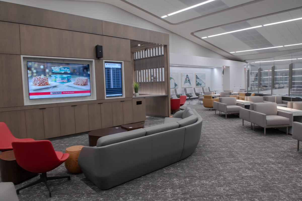 An image of the seating area at the Air Canada Maple Leaf Lounge at LaGuardia Airport in New York.