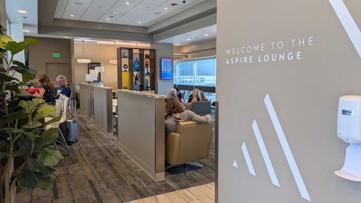 Aspire Lounge Terminal 2 at Ontario International Airport [Review]