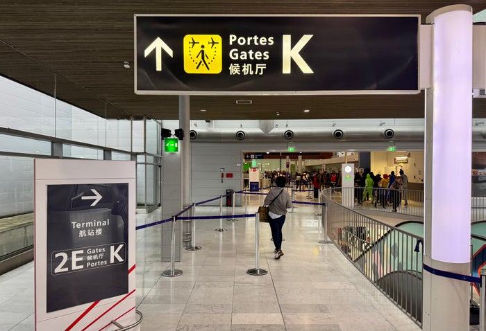 Paris CDG 2K gates