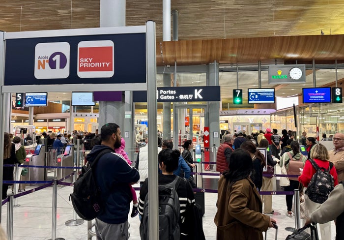 Paris CDG Sky Priority security 1