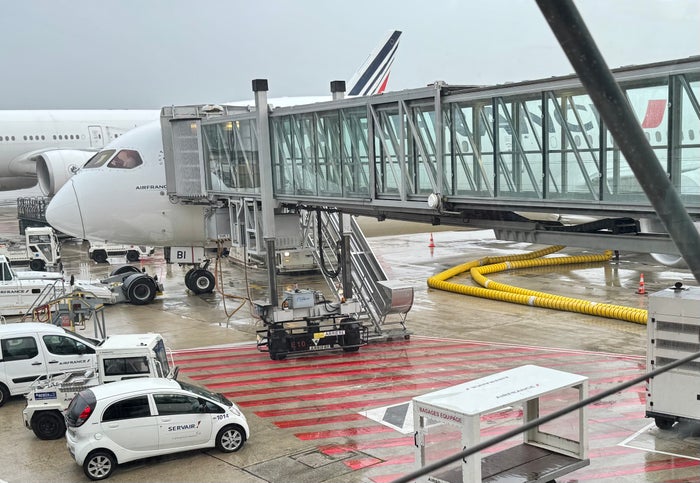 Paris CDG boarding queue