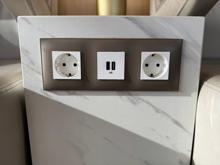 Plaza Premium Marmara Lounge SAW power Plaza Premium Marmara Lounge SAW power