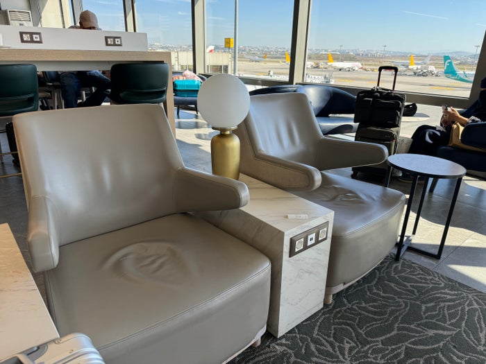 Plaza Premium Marmara Lounge SAW seats Plaza Premium Marmara Lounge SAW seats