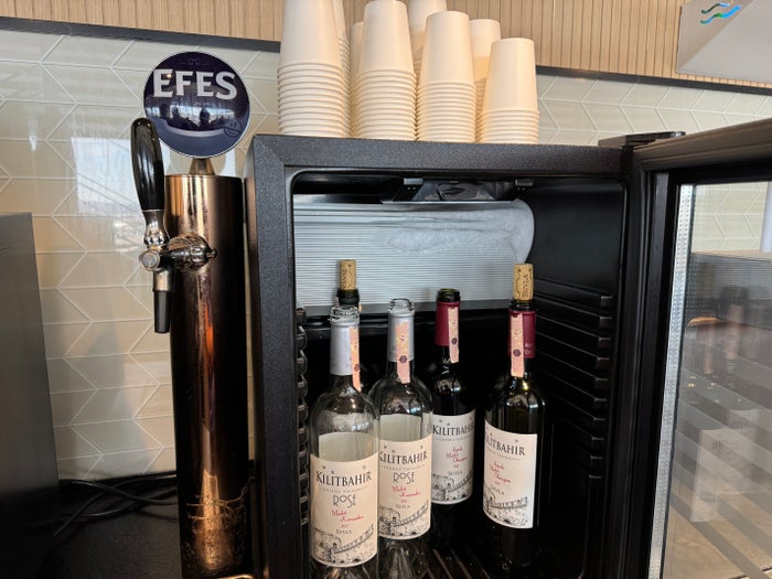 Plaza Premium Marmara Lounge SAW wine beer Plaza Premium Marmara Lounge SAW wine beer