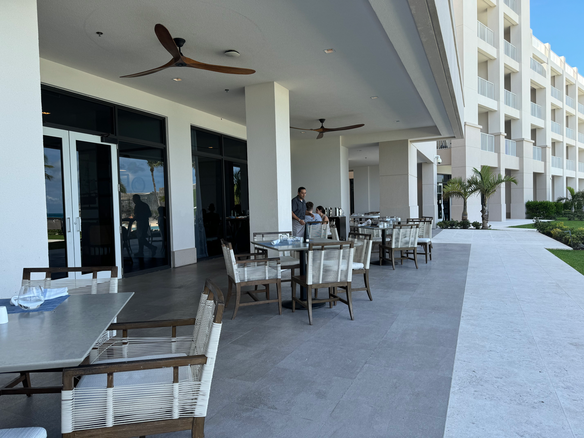 St Regis Bermuda Lina Restaurant outside seating