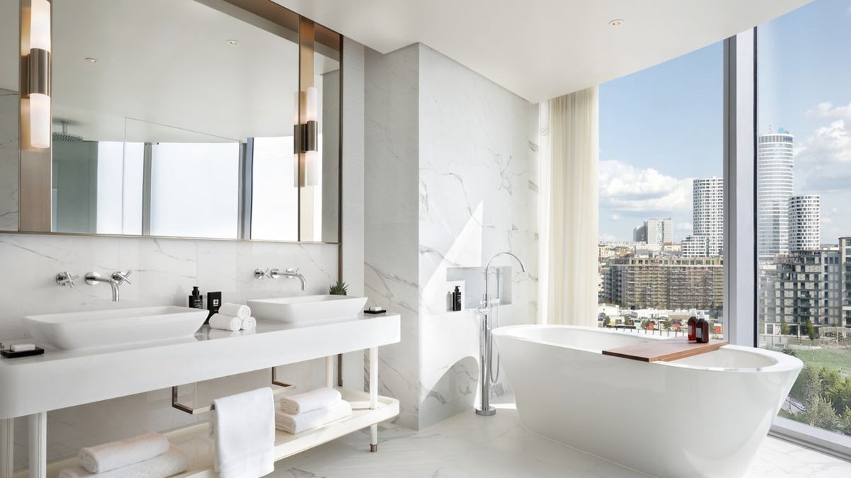 St. Regis Belgrade bathroom