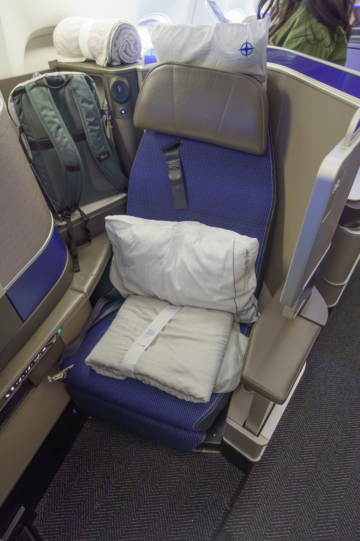 United Polaris seat 767