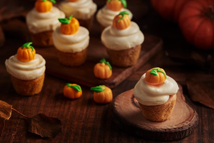 Emirates Thanksgiving cupcakes 2024