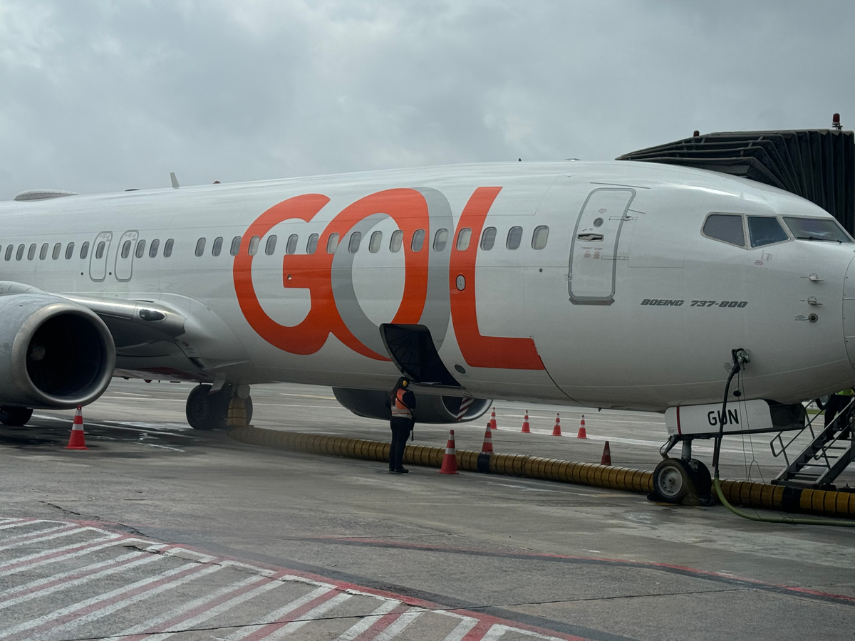 GOL B737 800 plane close up