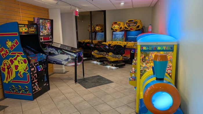 Hilton Buena Vista Palace Orlando amenities arcade rides Hilton Buena Vista Palace Orlando amenities arcade rides