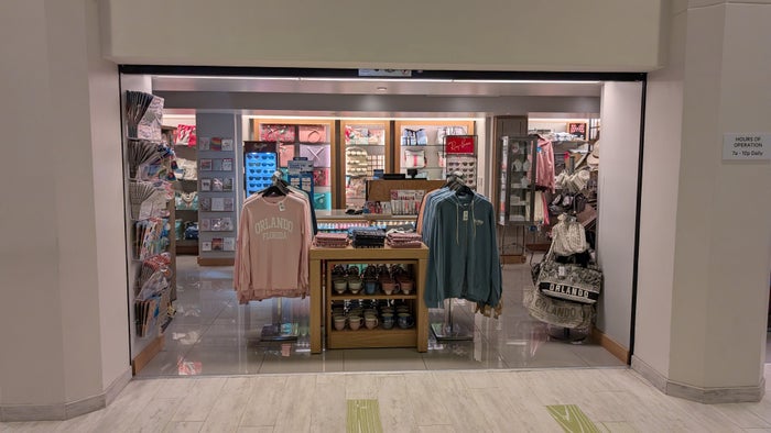Hilton Buena Vista Palace Orlando amenities gift shop Hilton Buena Vista Palace Orlando amenities gift shop