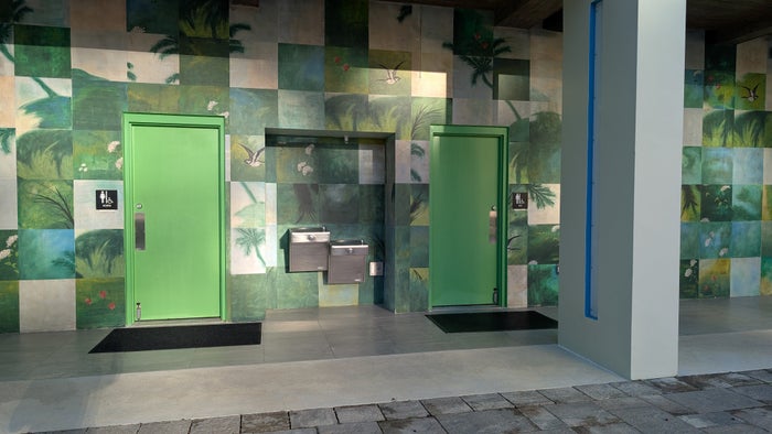 Hilton Buena Vista Palace Orlando amenities pool restrooms Hilton Buena Vista Palace Orlando amenities pool restrooms