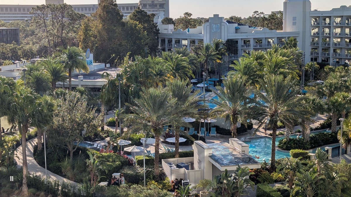 Hilton Buena Vista Palace Orlando amenities pool