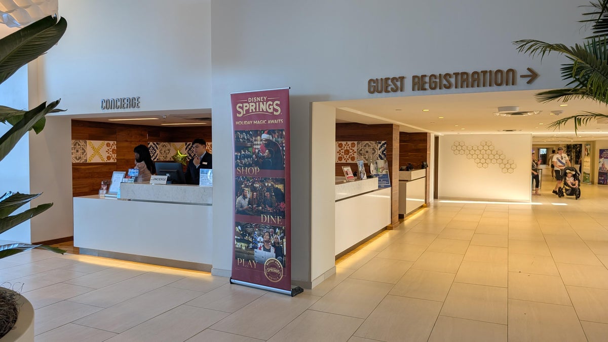 Hilton Buena Vista Palace Orlando concierge desk