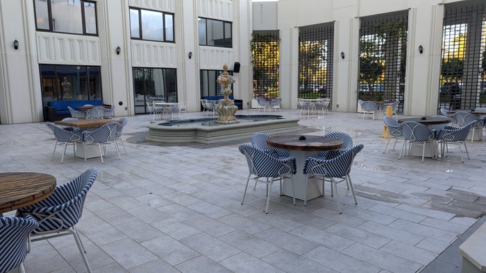 Hilton Buena Vista Palace Orlando courtyard Hilton Buena Vista Palace Orlando courtyard