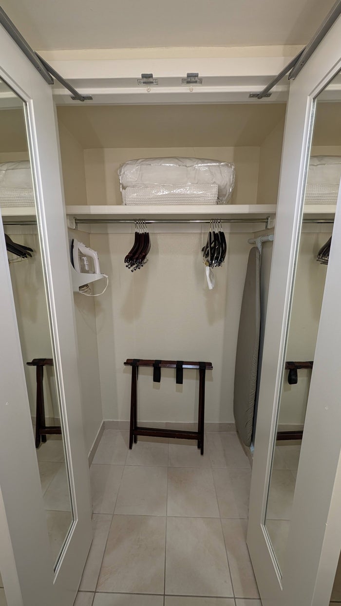 Hilton Buena Vista Palace Orlando guestroom bathroom closet Hilton Buena Vista Palace Orlando guestroom bathroom closet