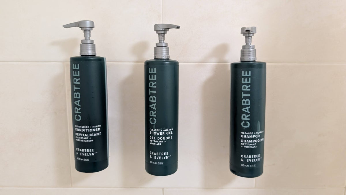 Hilton Buena Vista Palace Orlando guestroom bathroom shower amenities