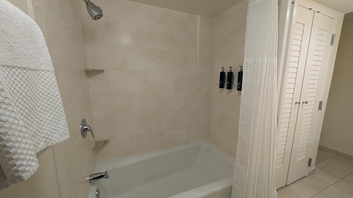 Hilton Buena Vista Palace Orlando guestroom bathroom shower Hilton Buena Vista Palace Orlando guestroom bathroom shower