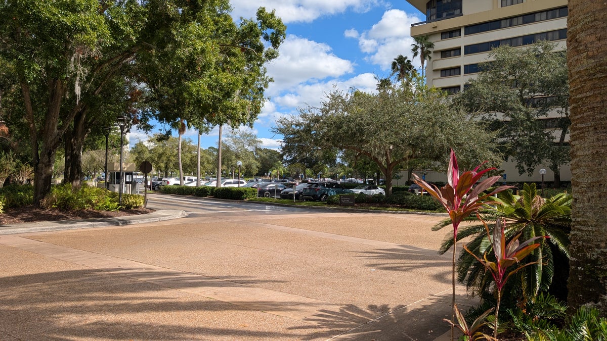 Hilton Orlando Lake Buena Vista amenities parking