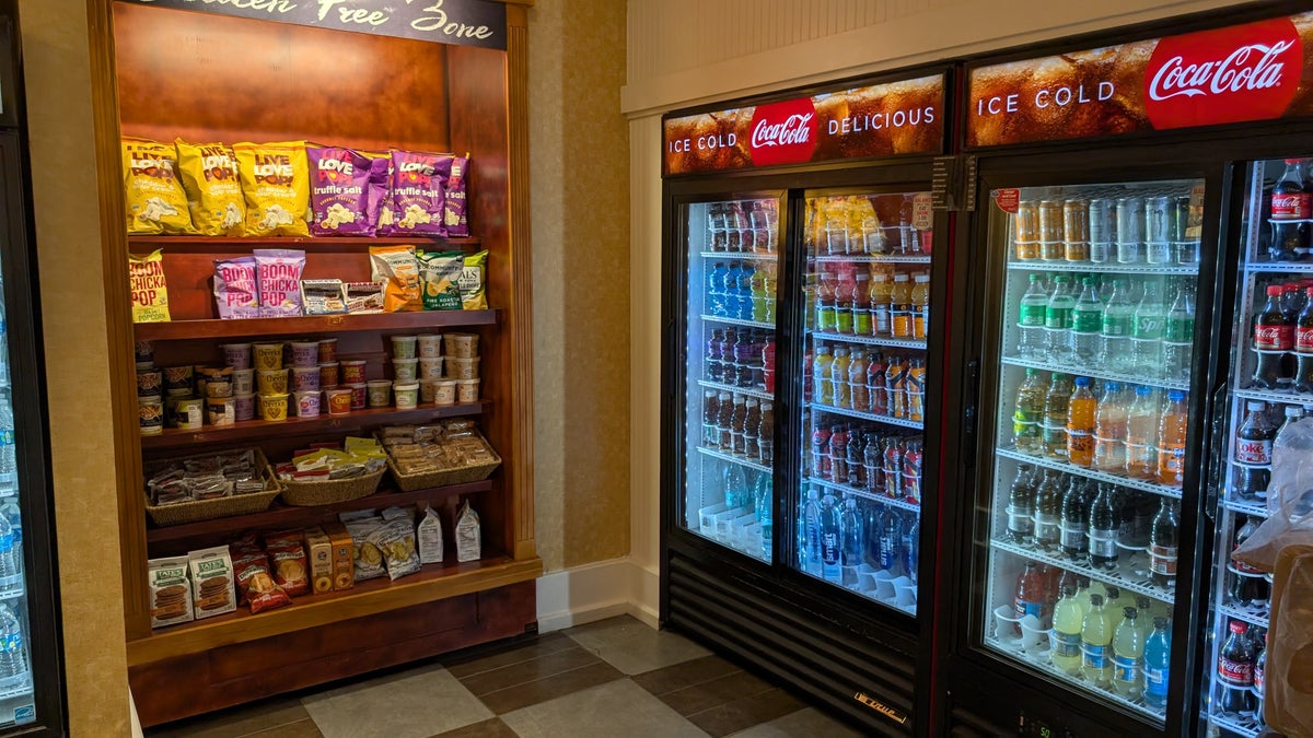 Hilton Orlando Lake Buena Vista dining market drinks and snacks