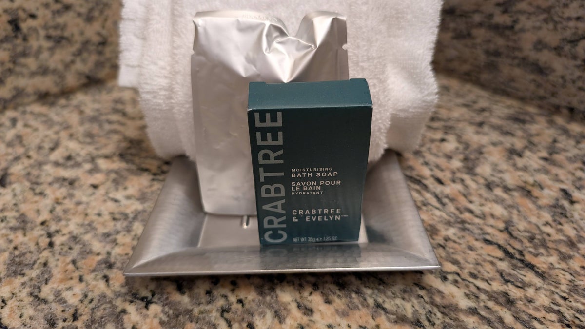 Hilton Orlando Lake Buena Vista guestroom bathroom vanity amenities