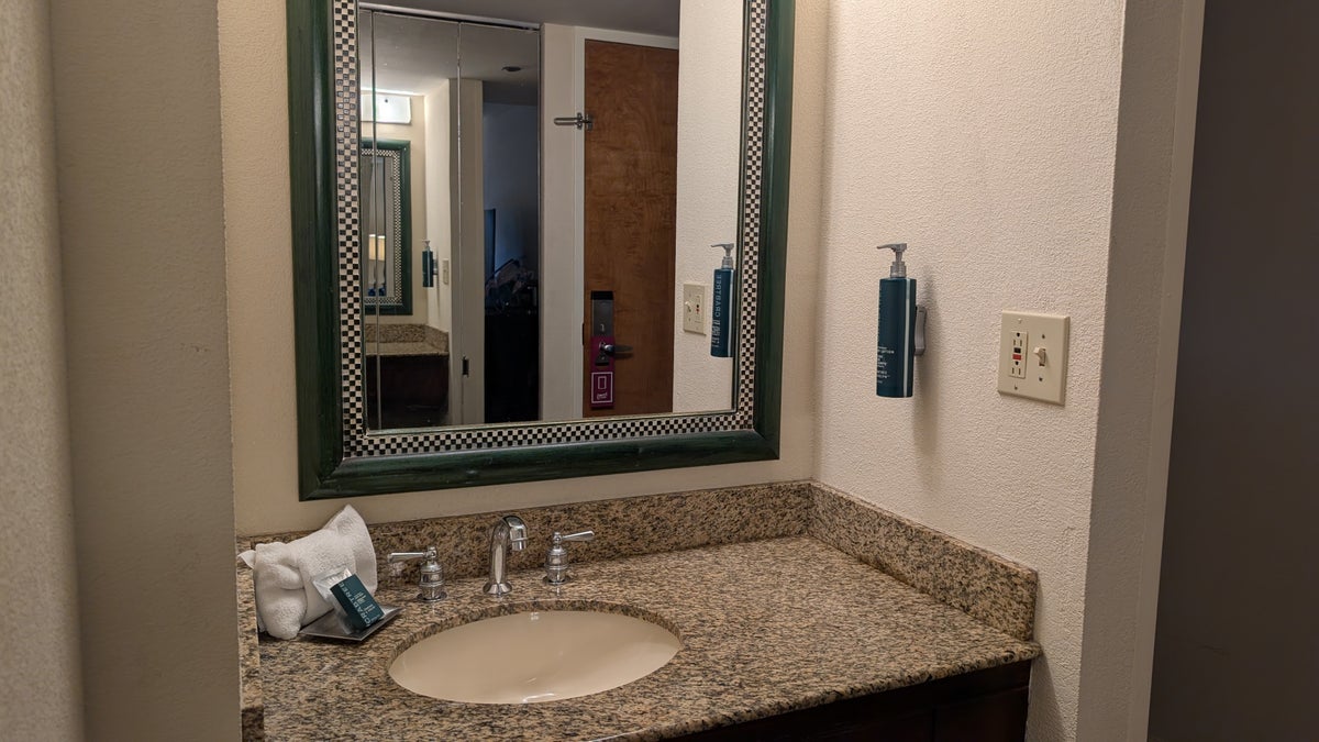 Hilton Orlando Lake Buena Vista guestroom vanity mirror and counter