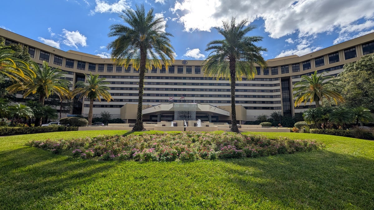 Hilton Orlando Lake Buena Vista main view