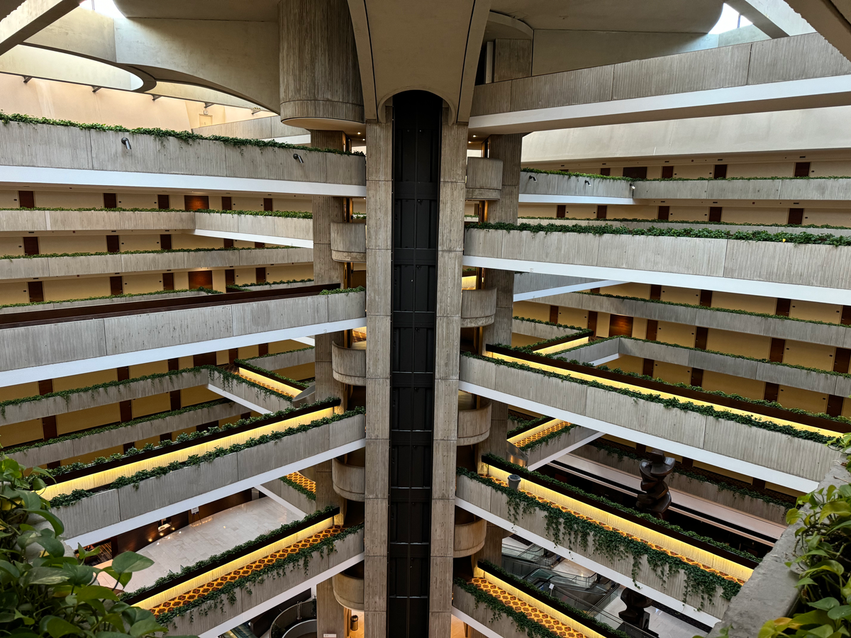 Hyatt Regency OHare Chicago atrium view toward elevator from guest floor