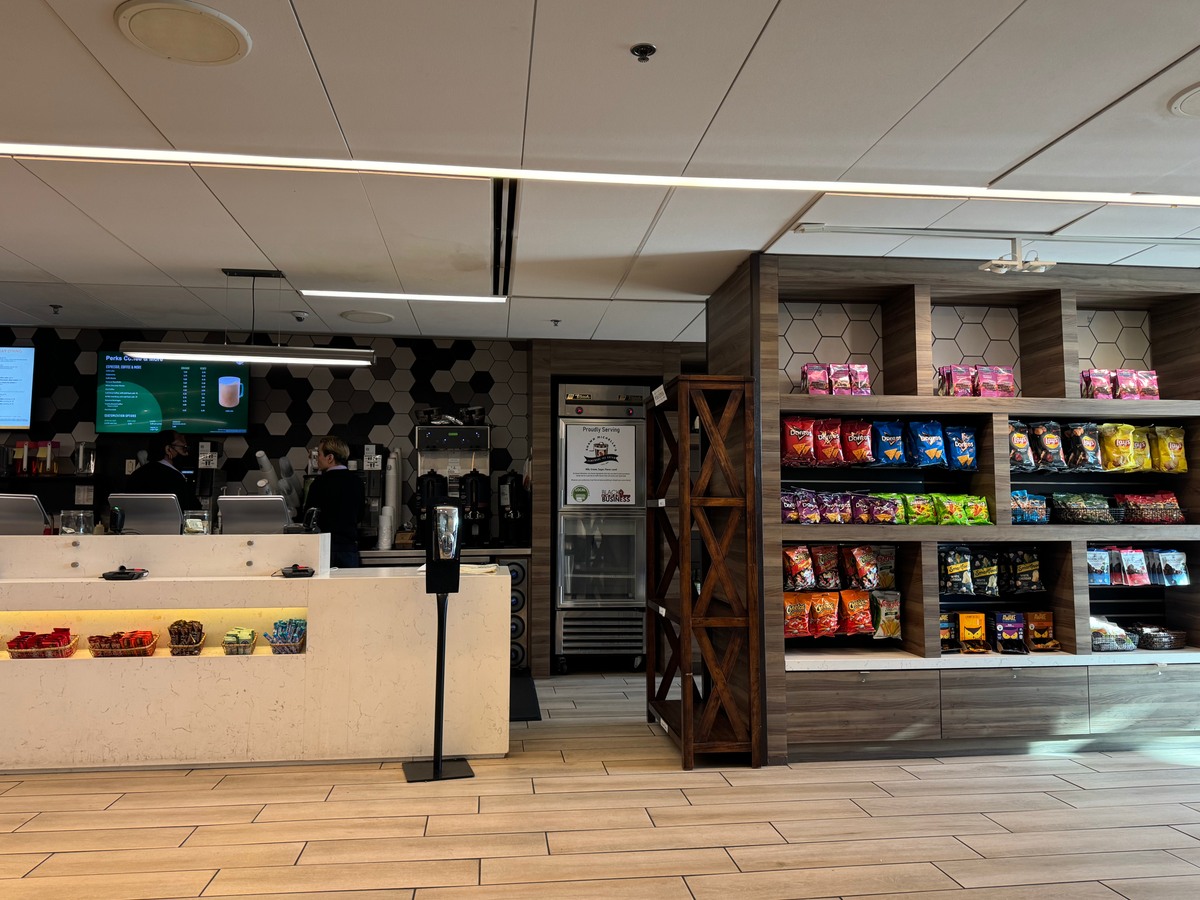 Hyatt Regency OHare Chicago coffee bar