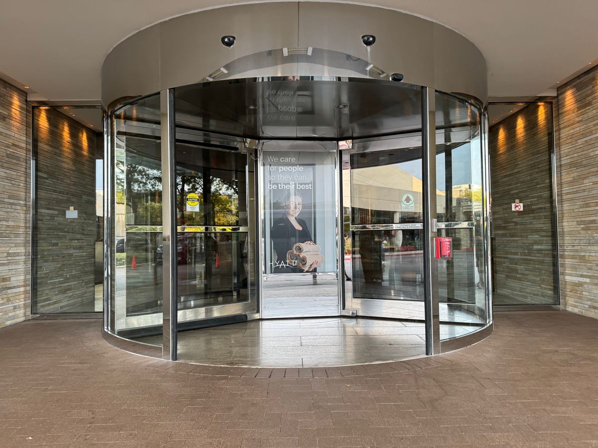 Hyatt Regency OHare Chicago entrance door