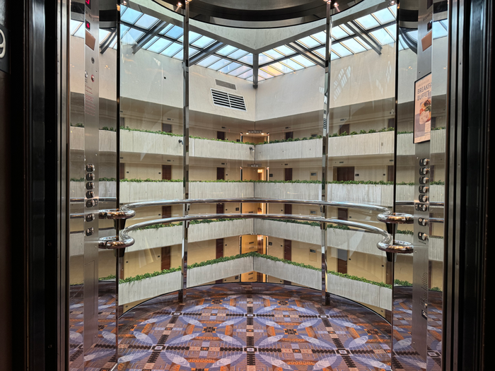 Hyatt Regency OHare Chicago glass elevator