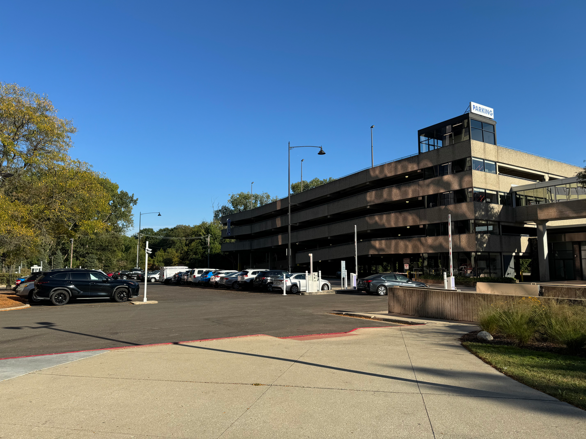 Hyatt Regency OHare Chicago parking