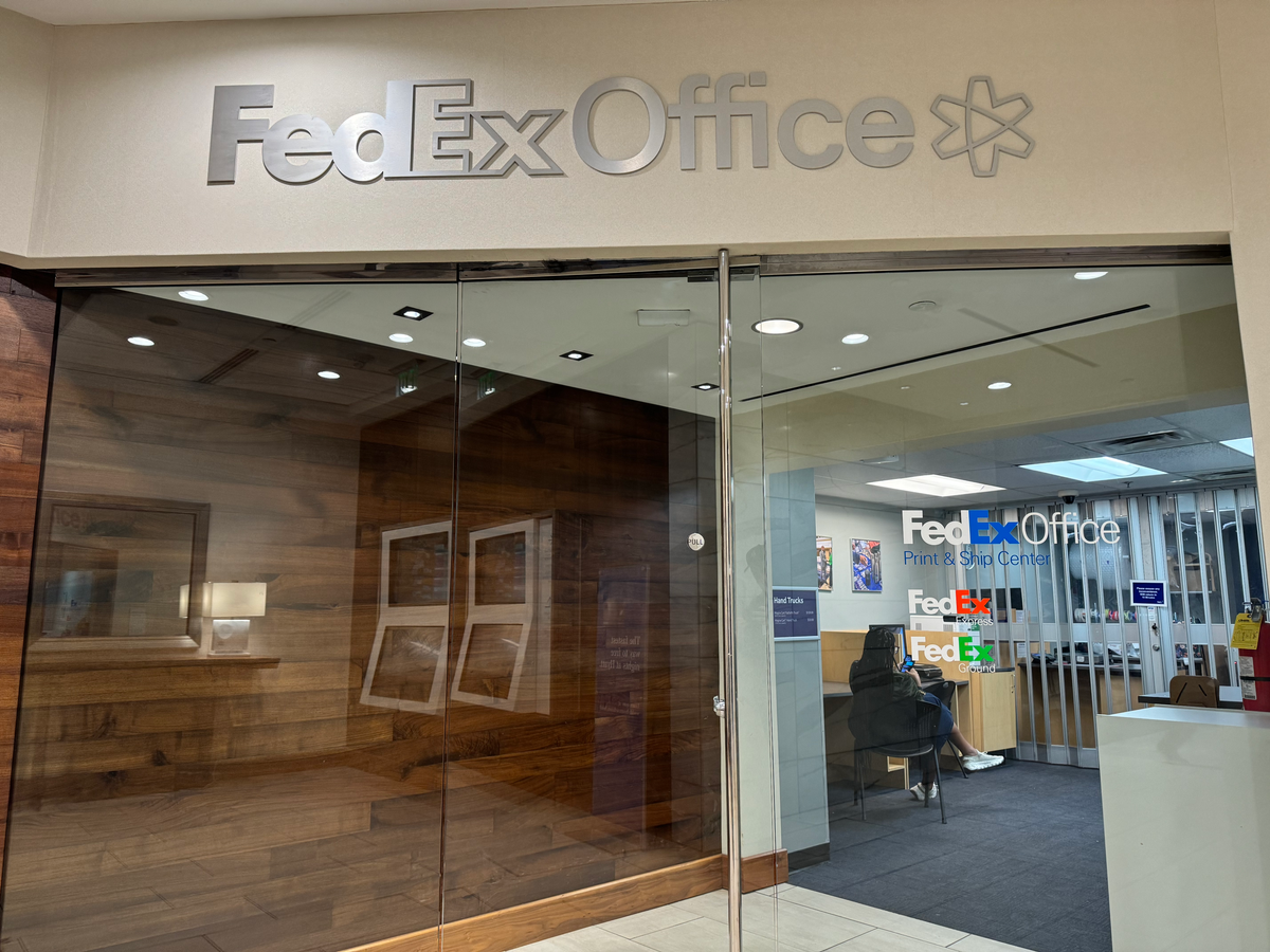 Hyatt Regency Atlanta FedEx Office entrance