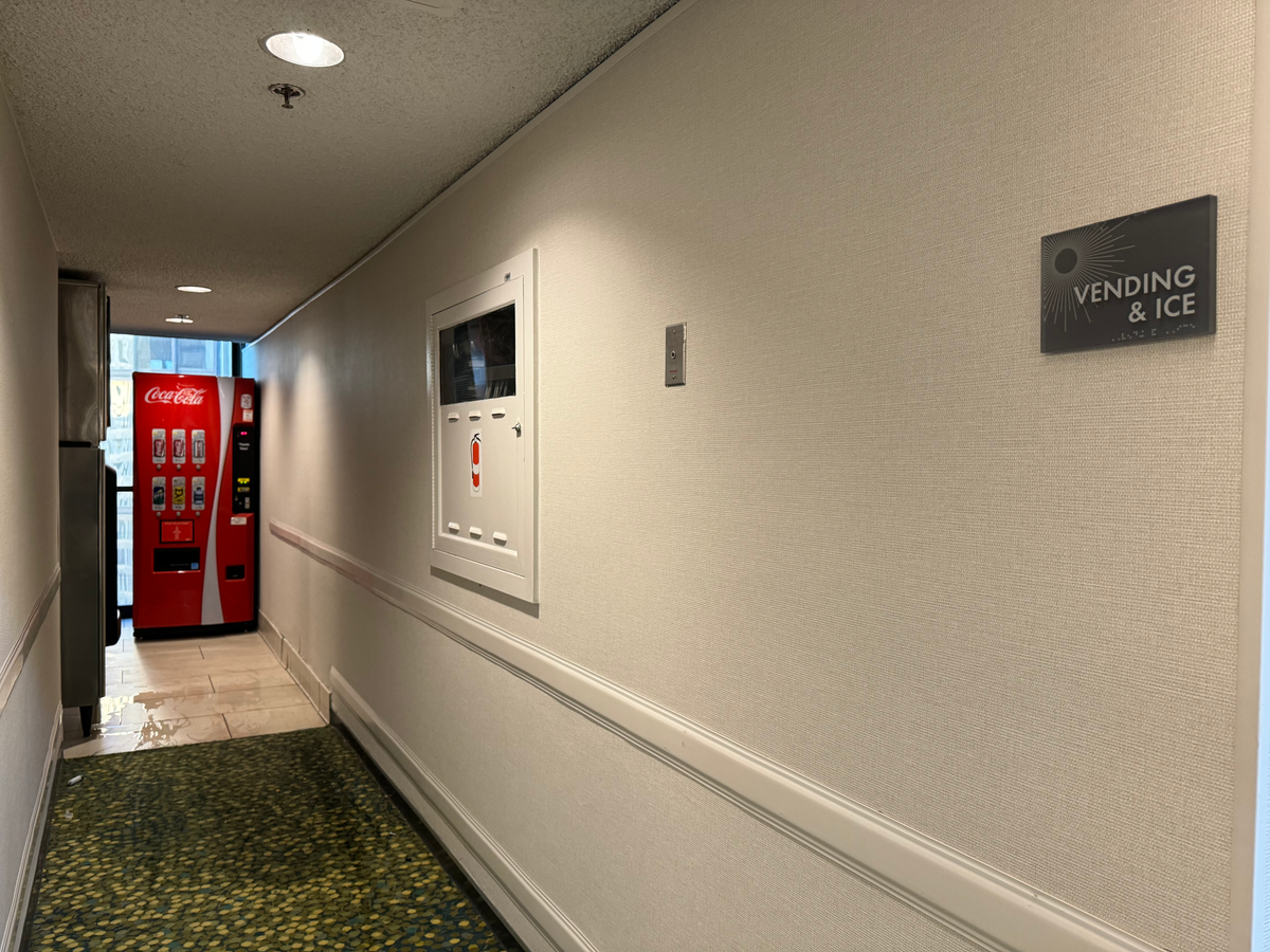 Hyatt Regency Atlanta guest floor vending ice