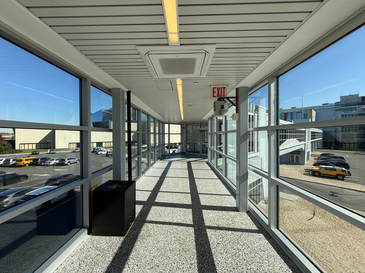 Hyatt Regency JFK Pedestrian Tunnel