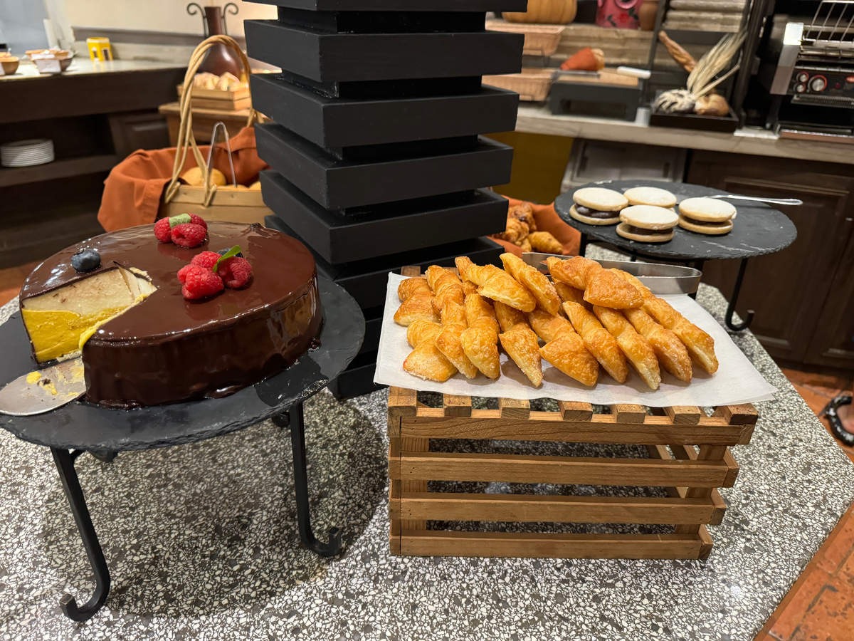 Hyatt Regency Merida Peregrina Bistro breakfast buffet desserts