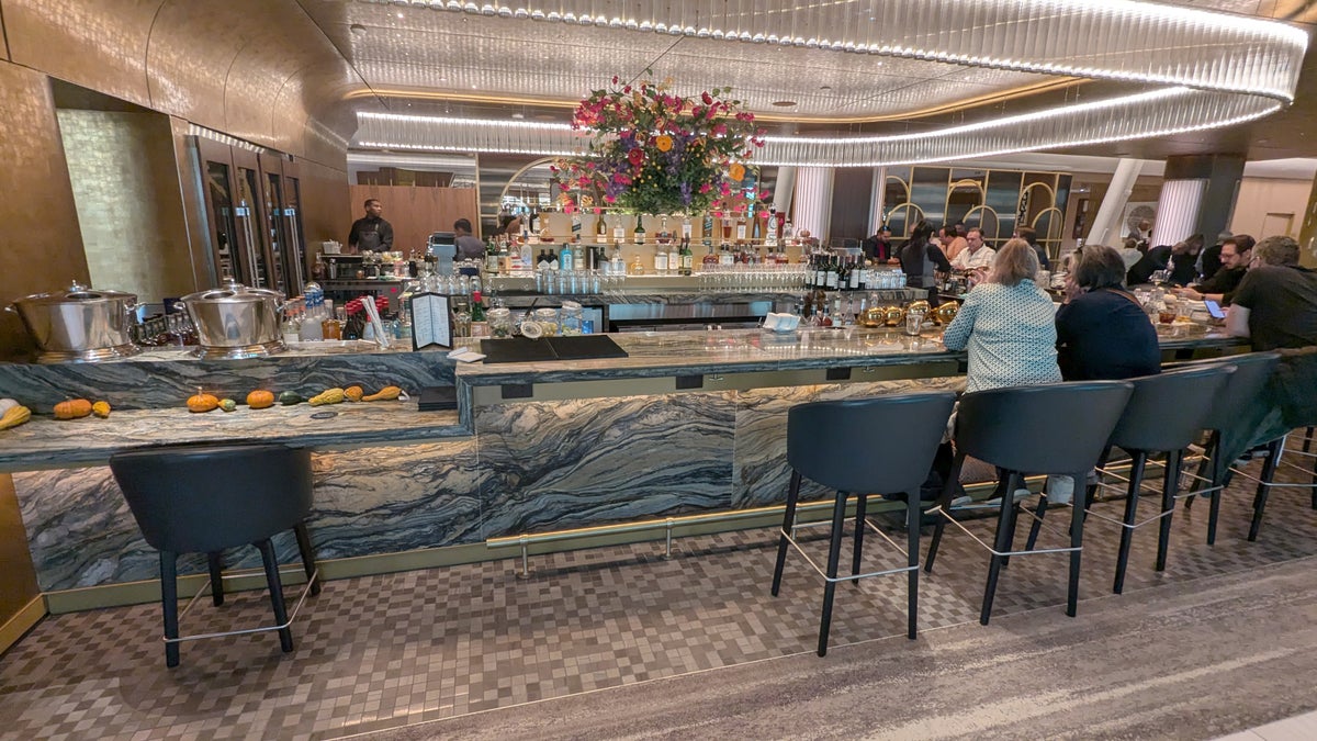 Exploring the Delta One Lounge at JFK: An In-Depth Review