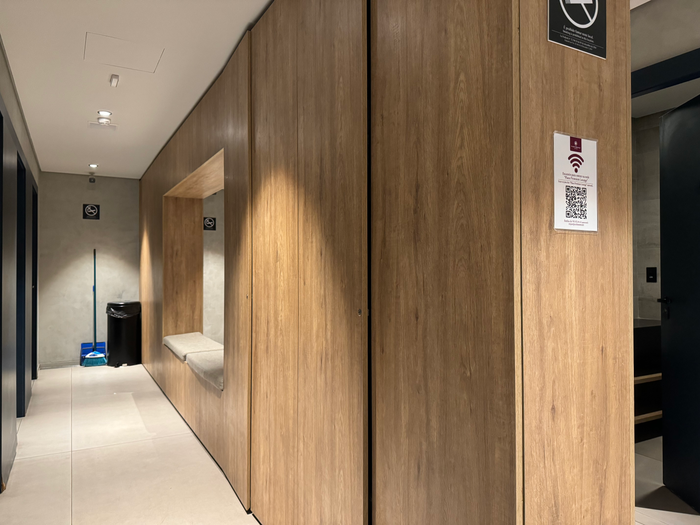 Plaza Premium Lounge GRU Terminal 2 bathroom interior Plaza Premium Lounge GRU Terminal 2 bathroom interior