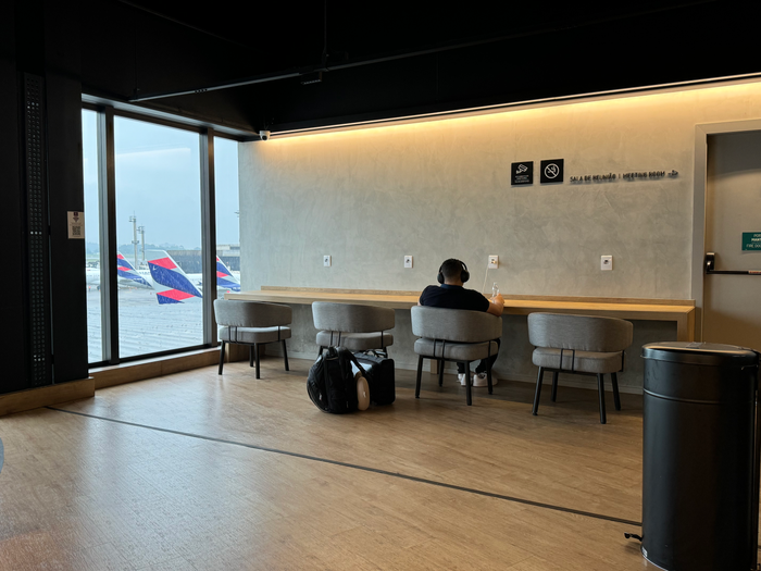 Plaza Premium Lounge GRU Terminal 2 work stations Plaza Premium Lounge GRU Terminal 2 work stations