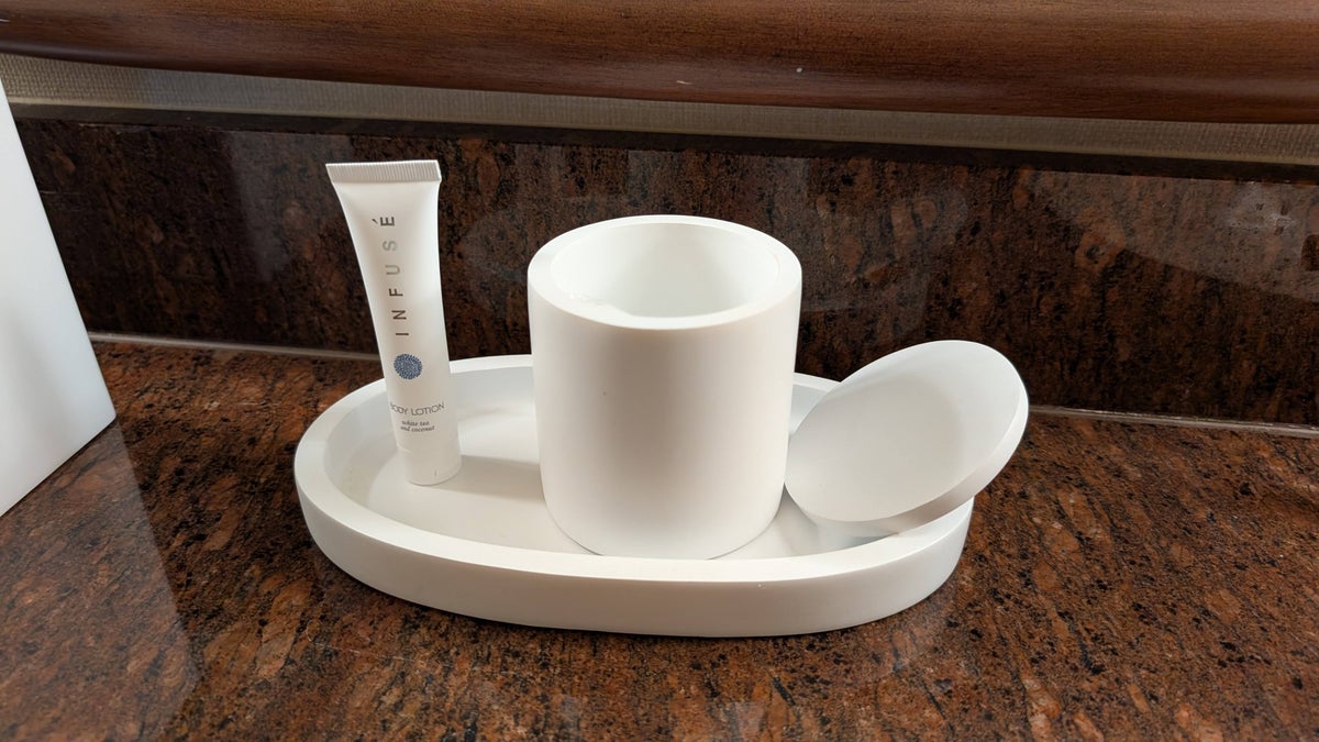 Rio Hotel Casino suite bathroom amenities dish