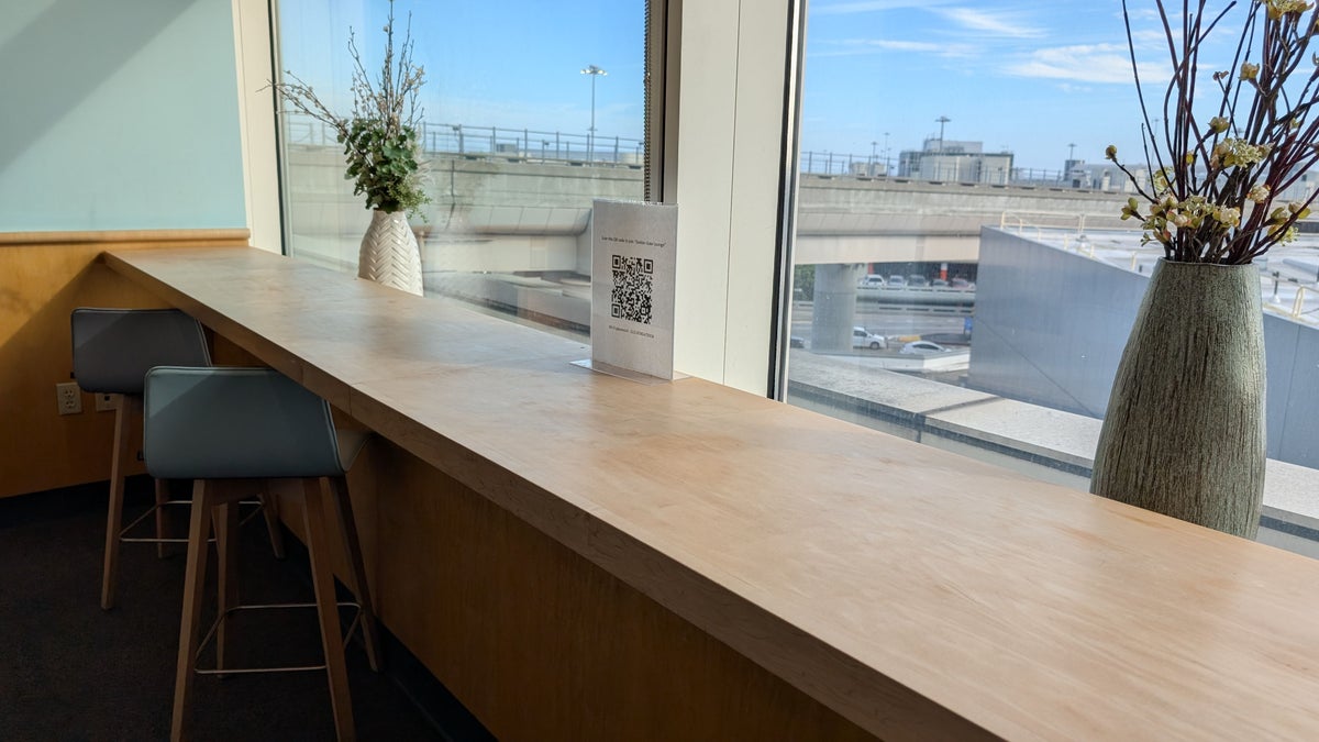 SFO Terminal A Golden Gate Lounge bar seating